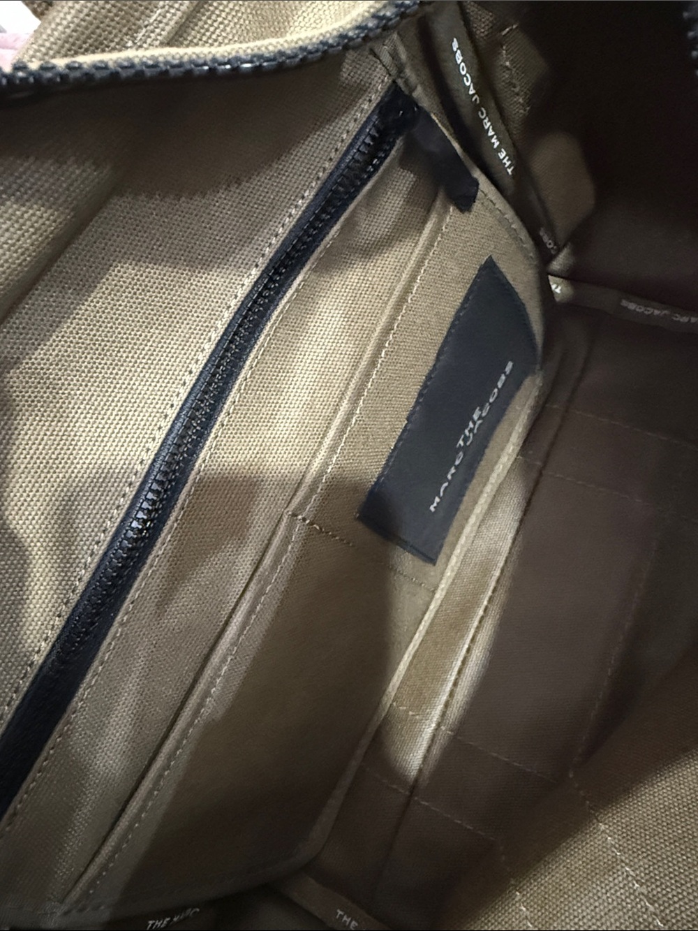 Marc Jacobs The Tote Bag in Olive Green - Picture 5 of 6